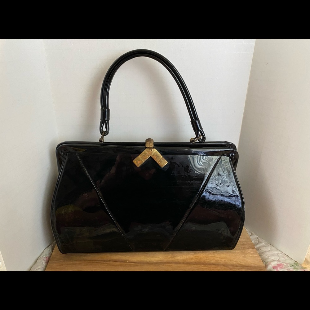 Vintage 1960’s patent vinyl purse